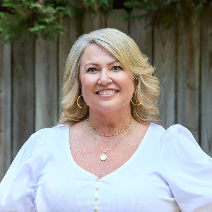 Jennifer Walker Headshot