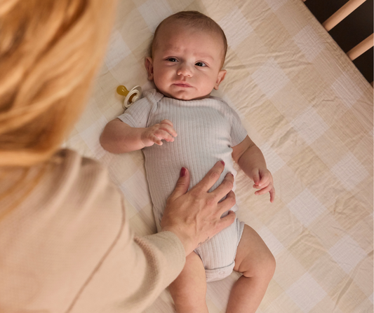 mom soothing baby 