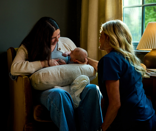 mom breastfeeding