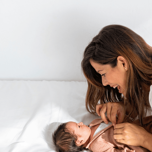 Feeding Guidelines for the First 6 Months – Moms on Call